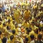 Célébration de la naissance au temple Radhavallabh