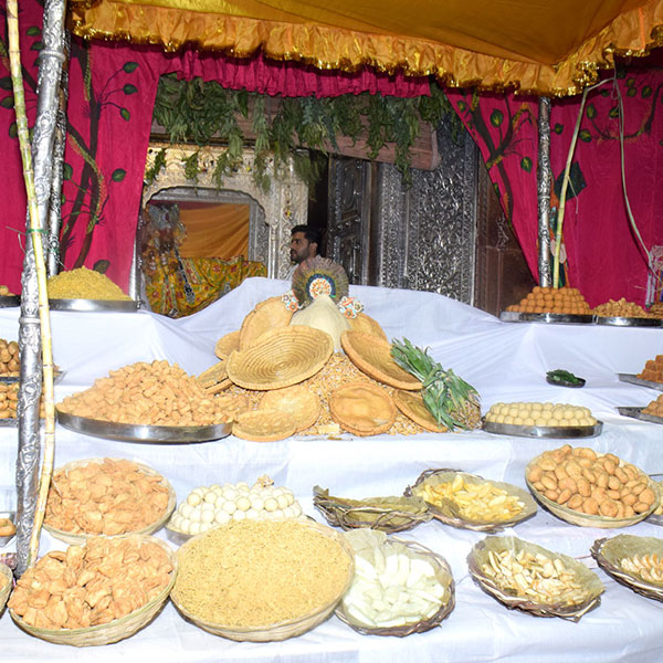 Annakoot Chappan Bhog Darshan