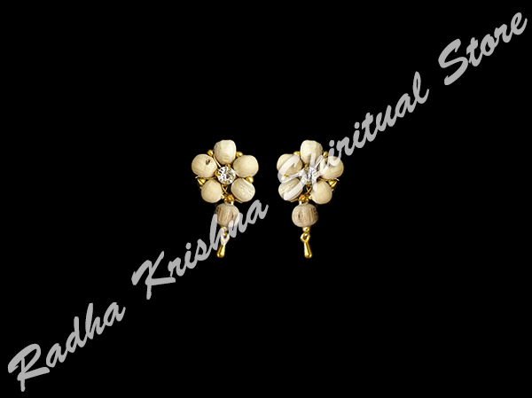 <p>Flora Beauty Real Tulsi Bead God Earrings</p>