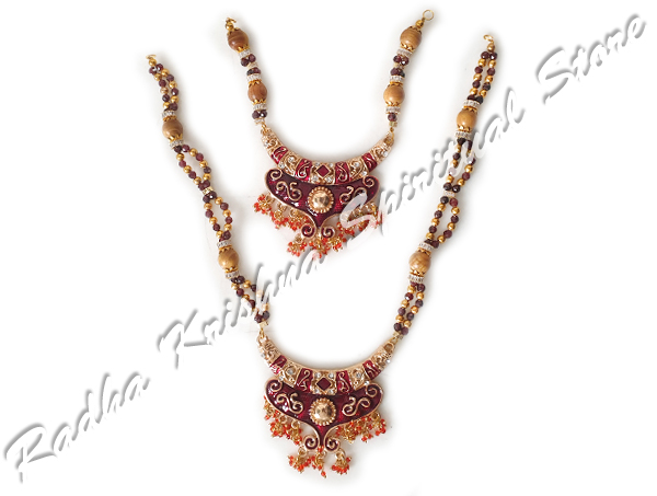 <p>Scarlet-Sandalwood-Twin-Gemstone-God-Deity-Necklace</p>