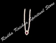 Charming Flora American Diamond Metal Necklace